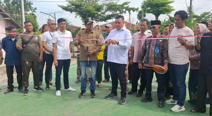 Raih Gaya Hidup Sehat, Kemas Faried Resmikan Lapangan Bulu Tangkis di Kota Jambi