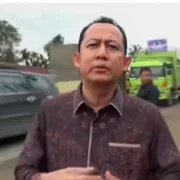 Bupati BBS Turun dari Mobil Saat Terjebak Macet, Serukan Pentingnya Percepatan Pembangunan Jembatan Batanghari 3
