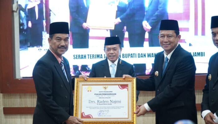 Gubernur Al Haris Hadiri Pelantikan Bupati Muaro Jambi, Soroti Pentingnya Harmonisasi Program Pembangunan Pusat dan Daerah