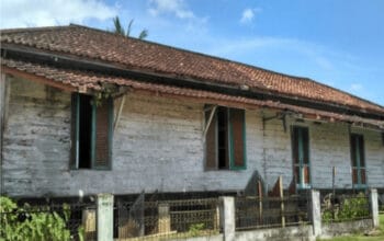 Salah Satu Rumah Panggung Era Kolonial di Tembesi