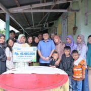 Pemkot Jambi Serahkan Santunan BPJS Ketenagakerjaan kepada Keluarga Almarhum Ketua RT