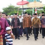 Bupati BBS Sambut Menteri LHK, Tanam 99 Pohon di Ponpes Kumpeh