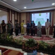 Muaro Jambi Raih Juara Dua MTQ Provinsi, Wabup Jun Mahir Serahkan Bonus dan Apresiasi ke Kafilah